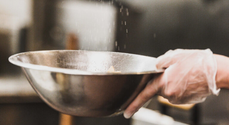 Program Syrve dla kawiarni zapewnia, że cukiernik ma zawsze pod ręką świeże składniki do przygotowania ciast