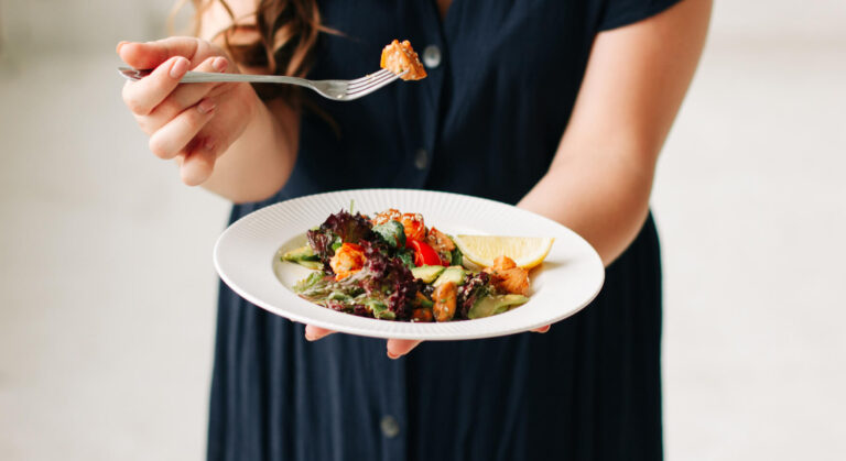 Spersonalizowane danie dla stałego gościa, przygotowane dzięki danym z systemu CRM dla restauracji